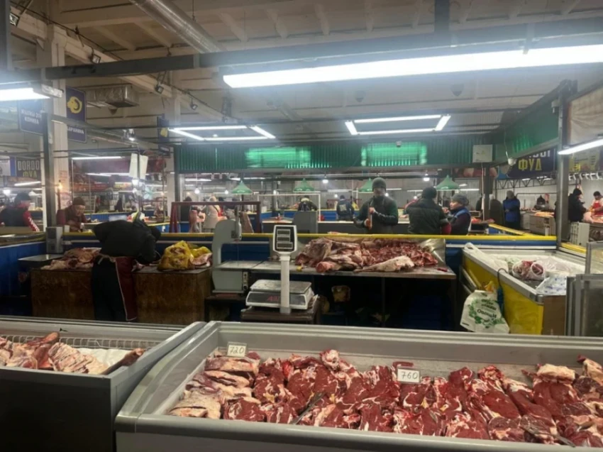 В Бишкеке проходят рейды по контролю цен на мясо