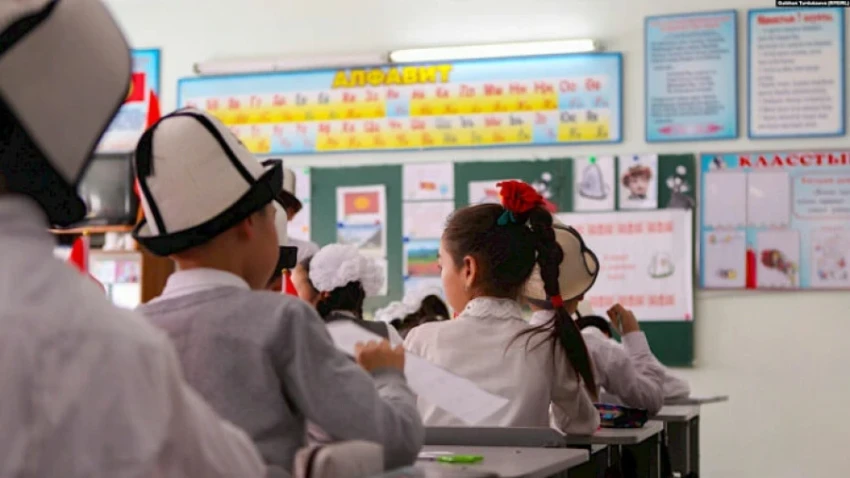 В Минпросвещения ответили, почему «сжали» весенние каникулы до одного дня