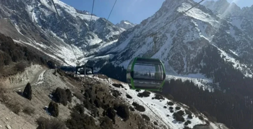 Садыр Жапаров открыл новую канатную дорогу в парке «Ала-Арча»